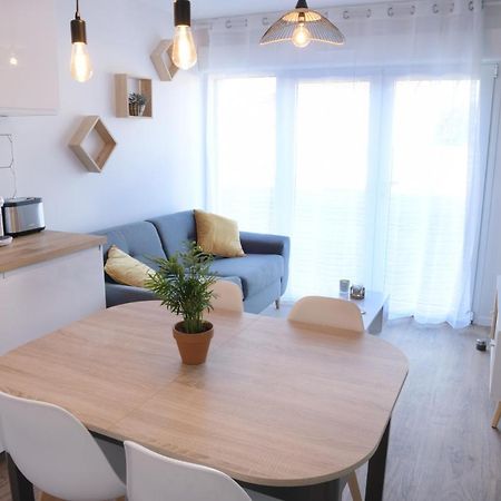 Appart T2 Avec Terrasse, Parking Et Wifi Angoulême Exteriör bild