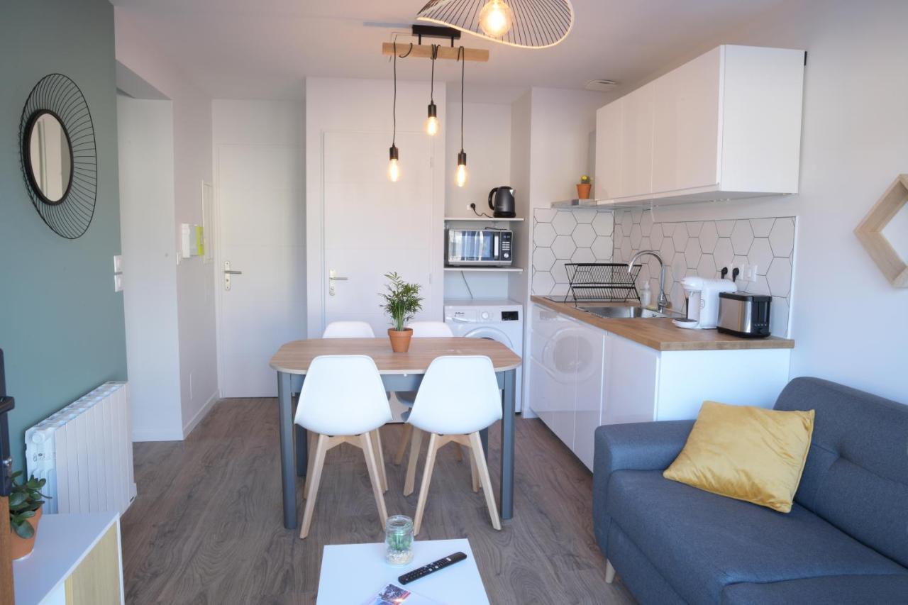 Appart T2 Avec Terrasse, Parking Et Wifi Angoulême Exteriör bild